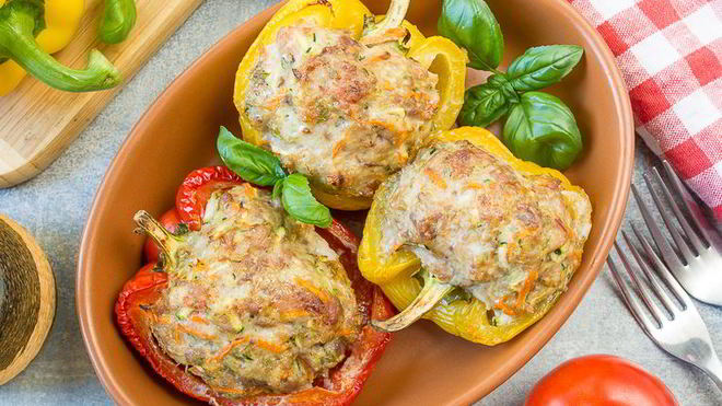 Рецепт Печеного перца, фаршированного курицей и овощами