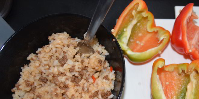 Рецепт сладких перцев, запеченных с мясом и рисом