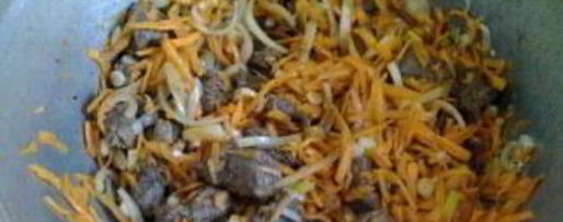 Шаг 1: тушеной капусты с картошкой мясом