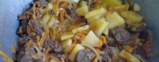 Шаг 2: тушеной капусты с картошкой мясом