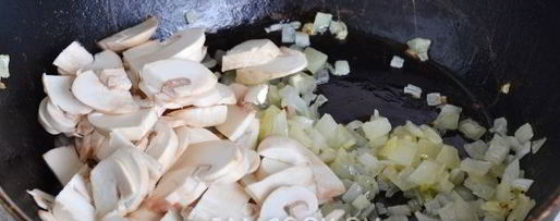 Шаг 5: тушеной квашеной капусты с грибами