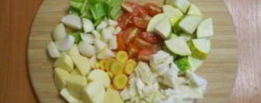 Шаг 1: тушеных овощей кусочками