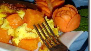 Рецепт Тыквы, запеченной с яйцами в горшочках