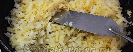 Шаг 3: жареной капусты с яйцом