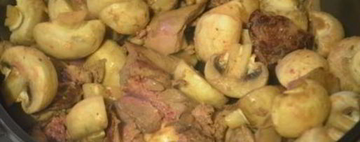 Шаг 3: ароматной куриной печенки с грибами и яблочным чатни