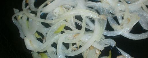 Шаг 5: говяжьей печени с яблоками и луком по-берлински