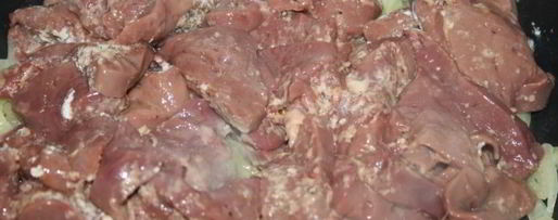 Шаг 5: индюшиной печени в сметанно-луковом соусе