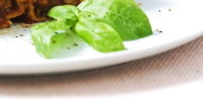 Рецепт каннеллонь с куриной печенью и ветчиной под соусом из потрошков