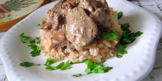 Рецепт куриной печени с лисичками в сметанном соусе