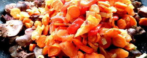 Шаг 13: печени в горшочке в сметанно-томатном соусе с овощами