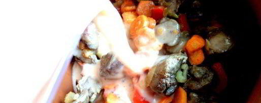 Шаг 19: печени в горшочке в сметанно-томатном соусе с овощами