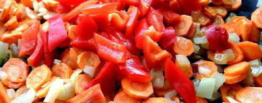 Шаг 7: печени в горшочке в сметанно-томатном соусе с овощами