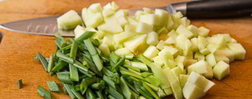 Шаг 2: жареной куриной печени с яблоками и сладким перцем