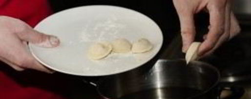 Шаг 8: пельменей с лососем