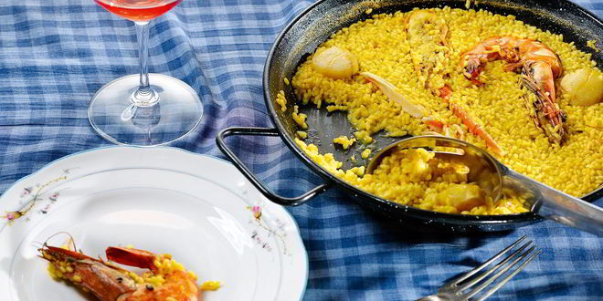 Рецепт паэльи с лангустином и гребешками