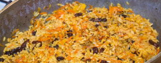 Шаг 19: плова с курагой и изюмом