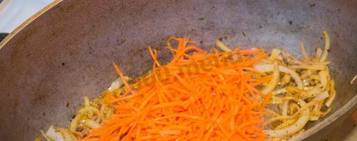 Шаг 8: плова с курагой и изюмом