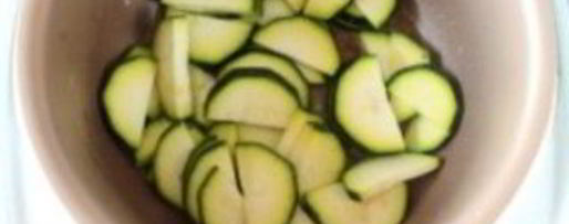 Шаг 1: плова с курицей и кабачками