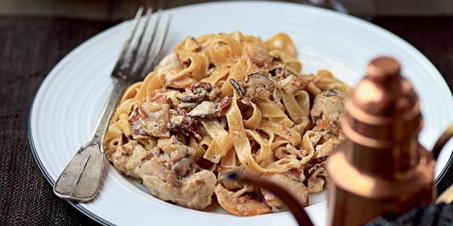 Рецепт феттучинь с рагу из цесарки и белых грибов