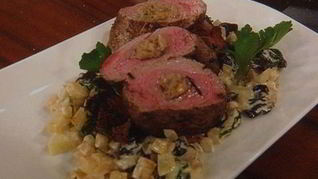 Рецепт Филе теленка фаршированное маслом грецкого ореха с рагу из кольраби