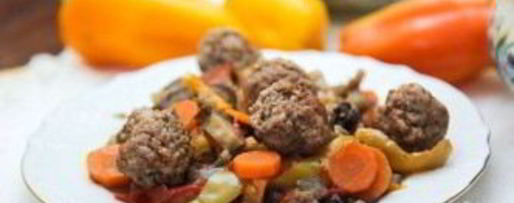 Шаг 6: овощного рагу с фрикадельками