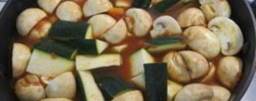 Шаг 3: овощного рагу с грибами и кускусом