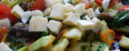 Шаг 3: овощного рагу со шпинатом, грибами и брынзой на сковороде