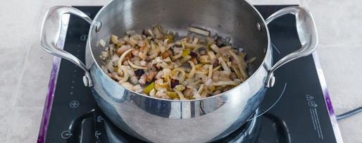 Шаг 1: папарделле с соусом-рагу из курицы