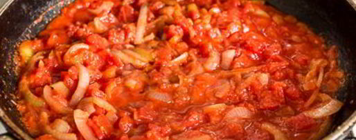 Шаг 8: рагу из говядины в томате с острыми колбасками