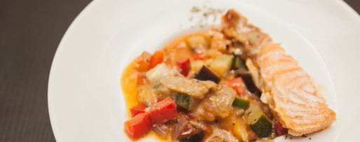 Шаг 13: яркого рататуя с семгой