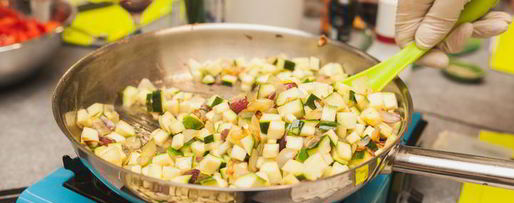 Шаг 3: яркого рататуя с семгой