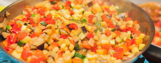 Шаг 4: яркого рататуя с семгой