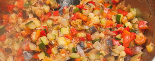 Шаг 6: яркого рататуя с семгой