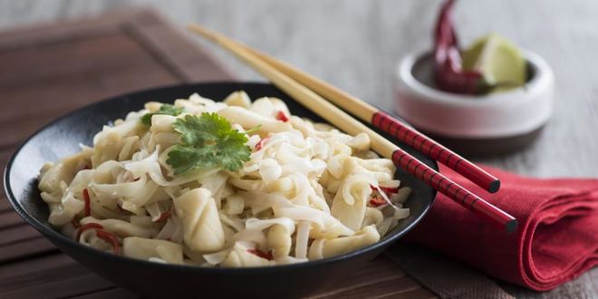 Рецепт рисовой лапши с кальмарами и кокосовым соусом