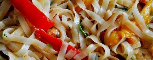 Шаг 4: рисовой лапши с креветками и овощами