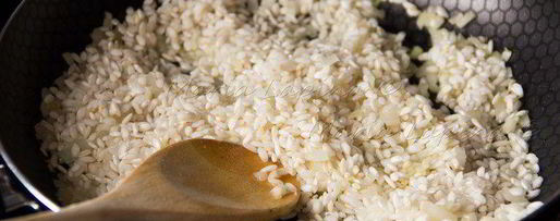 Шаг 2: ризотто с зеленым горошком, сыром джюгас и мятой