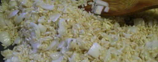 Шаг 1: запеченного ризотто со спаржей, зеленым горошком и шпинатом