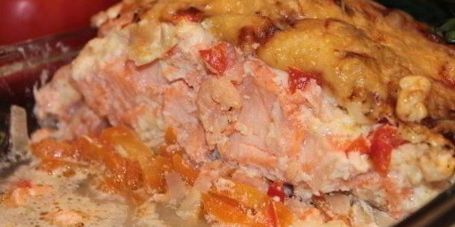 Рецепт форели с креветками под сливочным соусом