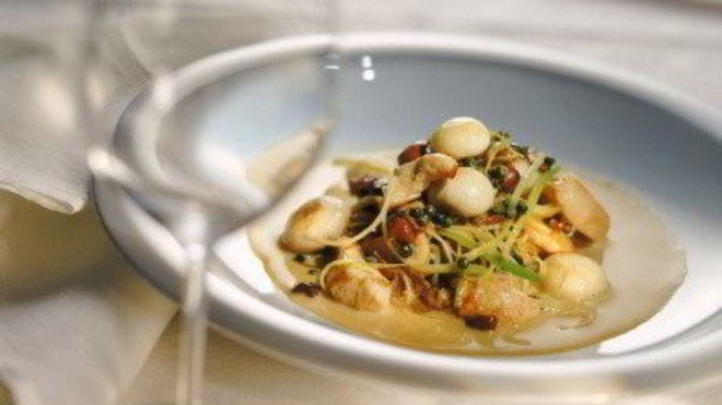 Рецепт Гребешков на гриле с зеленым салатом и травами