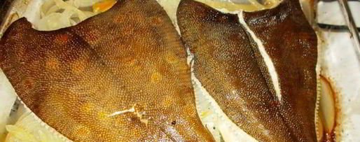 Шаг 5: камбалы, запеченной ны луковой подушке