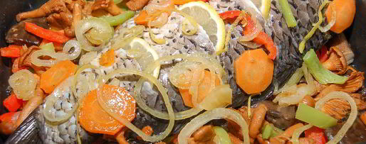 Шаг 3: карпа на овощной подушке с грибами