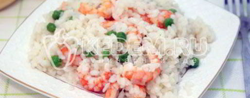 Шаг 6: креветок с рисом и зеленым горошком