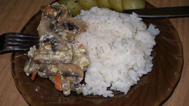 Рецепт Минтая в сметане в духовке с шампиньонами