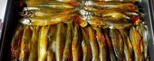 Шаг 7: мойвы с картошкой в духовке