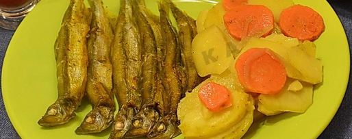 Шаг 9: мойвы с картошкой в духовке