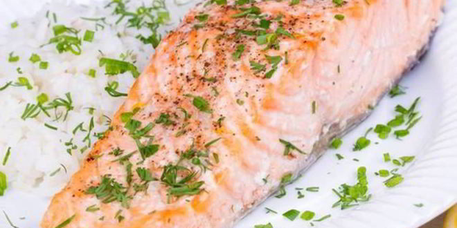 Рецепт нежного лосося с рисом и базиликом в мультиварке