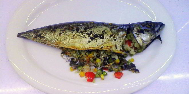 Рецепт скумбрии фаршированной гавайской смесью