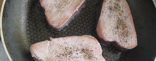 Шаг 6: тунца, запеченного с анчоусами и овощами