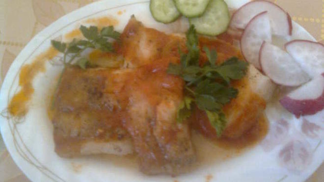 Рецепт Запеченной рыбки под томатно-чесночным соусом