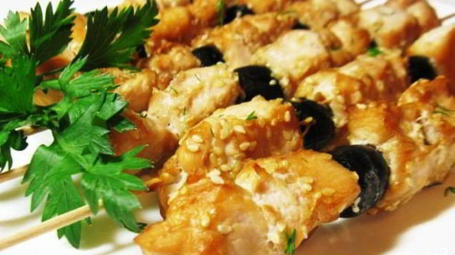 Рецепт Куриного шашлыка в соевом маринаде с маслинами